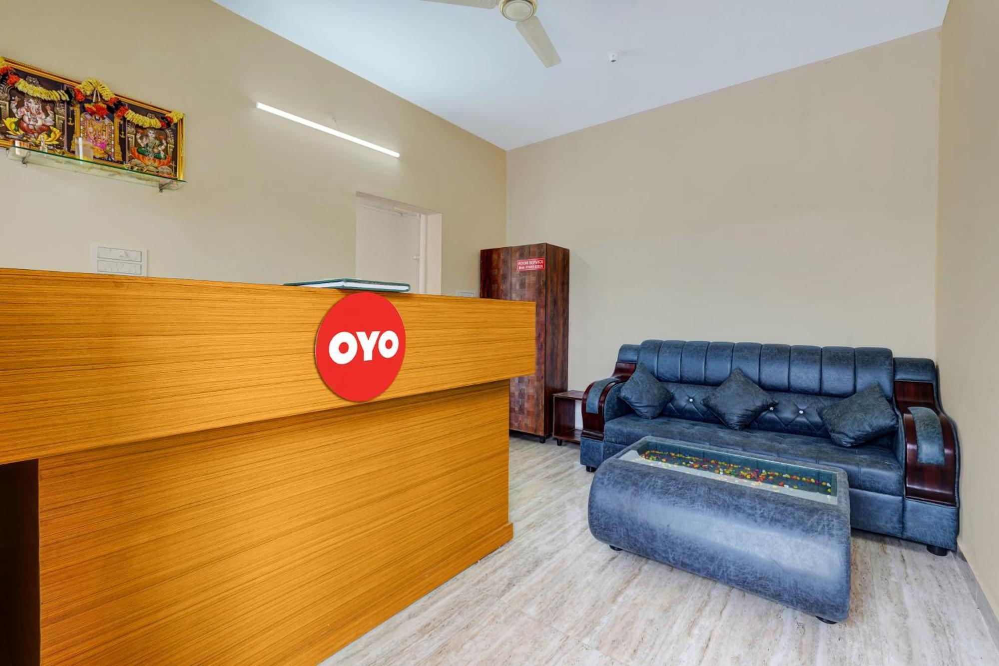 Oyo Flagship Shri Sai Palace Kumbalgod Kültér fotó
